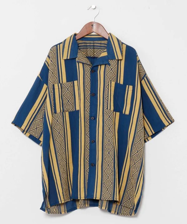 Chemise rayée à col ouvert pour homme