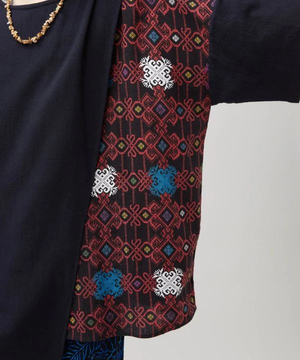 Haut à nouer sur le côté pour homme d'inspiration Hmong