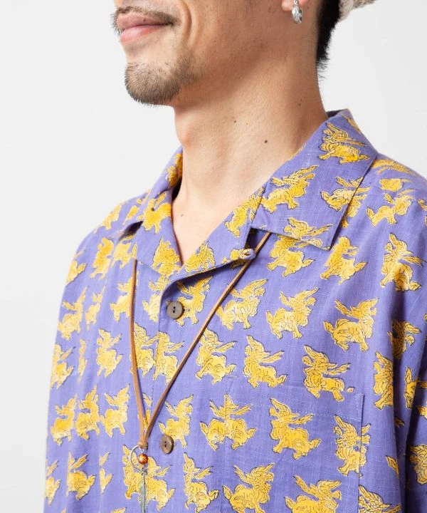 Chemise ouverte à imprimé tibétain pour homme