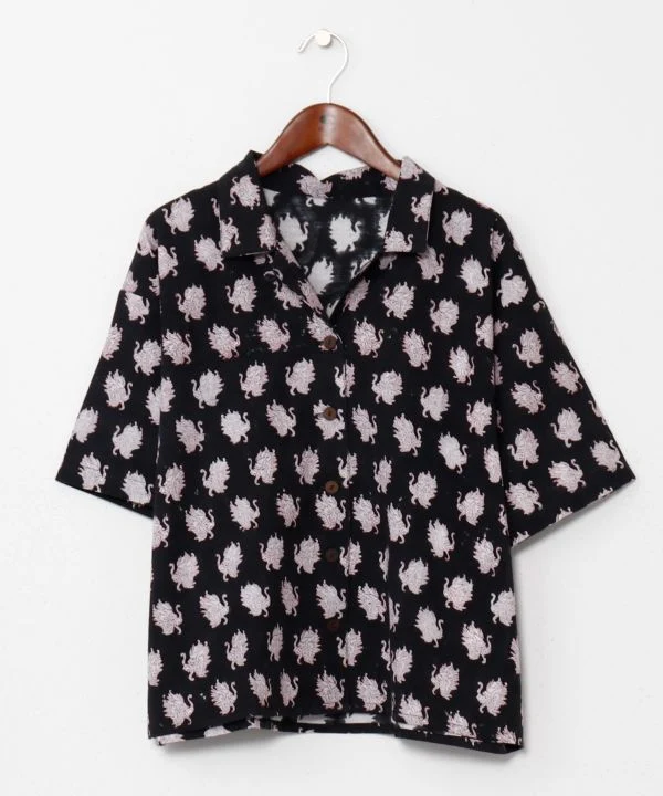 Chemise à col ouvert à motif tibétain