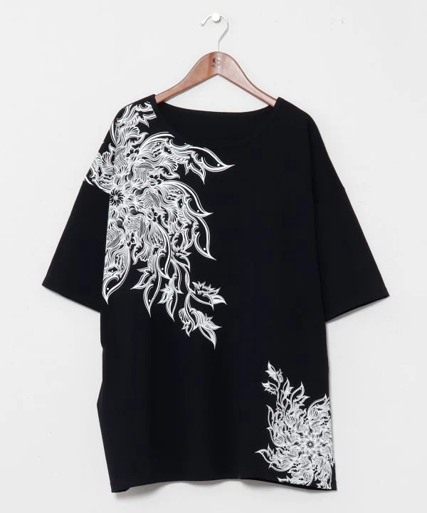 AMINA T-shirt à imprimé asymétrique x VORRUK