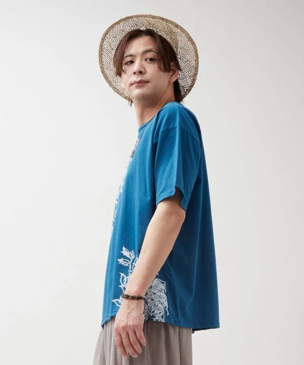 AMINA T-shirt à imprimé asymétrique x VORRUK