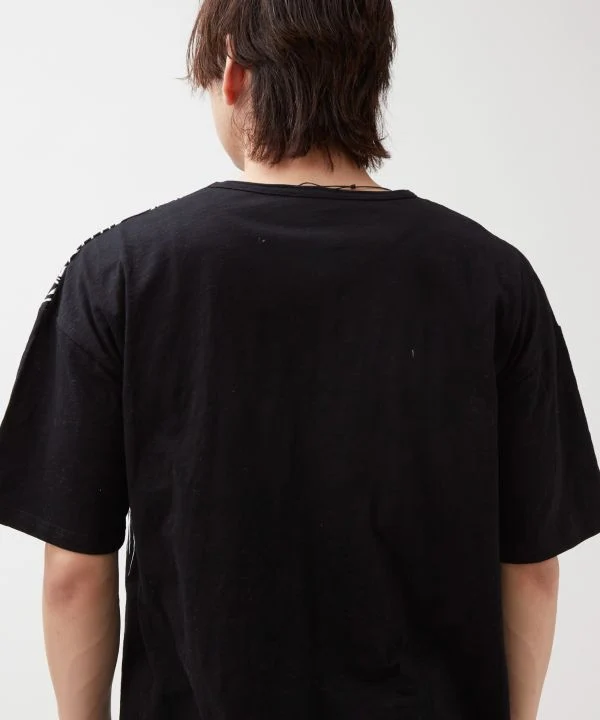 T-shirt à motif tribal en flammage