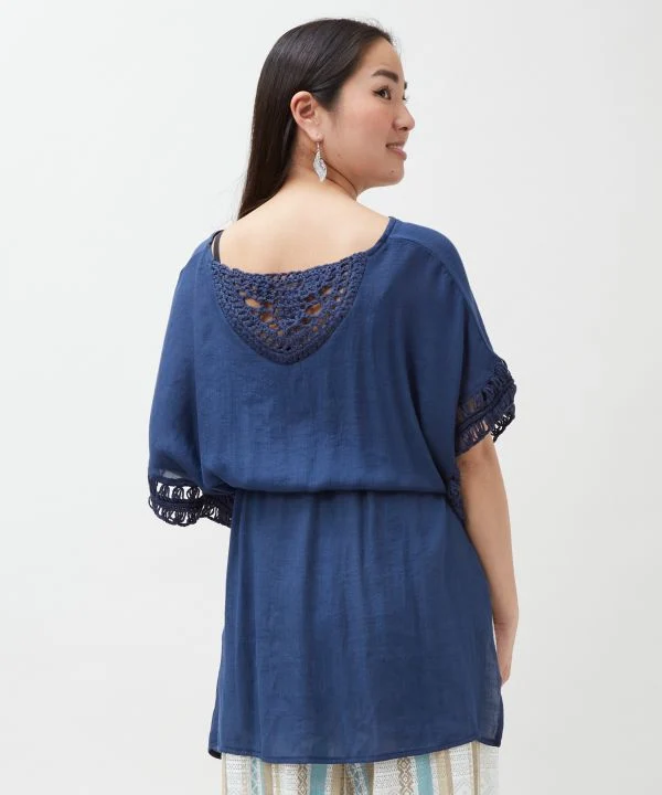 Haut de villégiature en dentelle au crochet