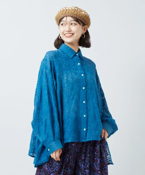 Chemise transparente brodée