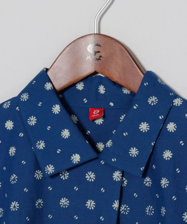 Chemise courte imprimée à la planche indigo