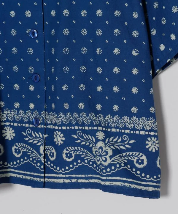Chemise courte imprimée à la planche indigo