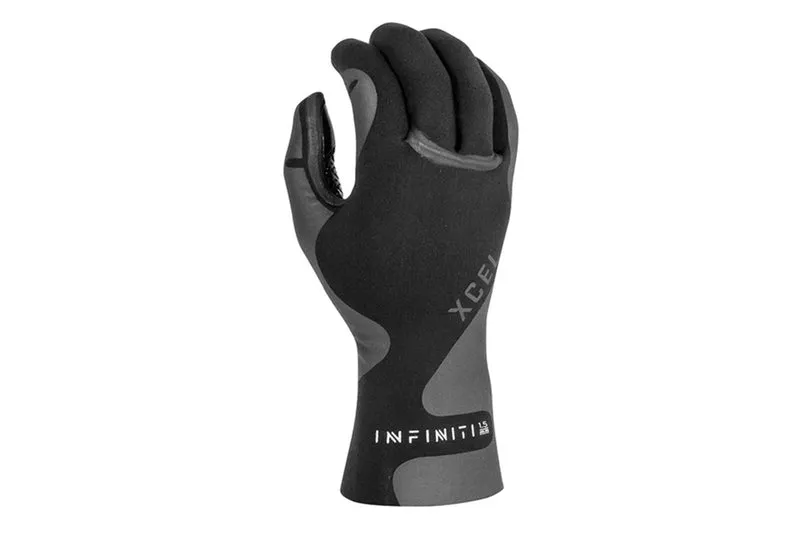 LOCATION: WETSUIT GANTS