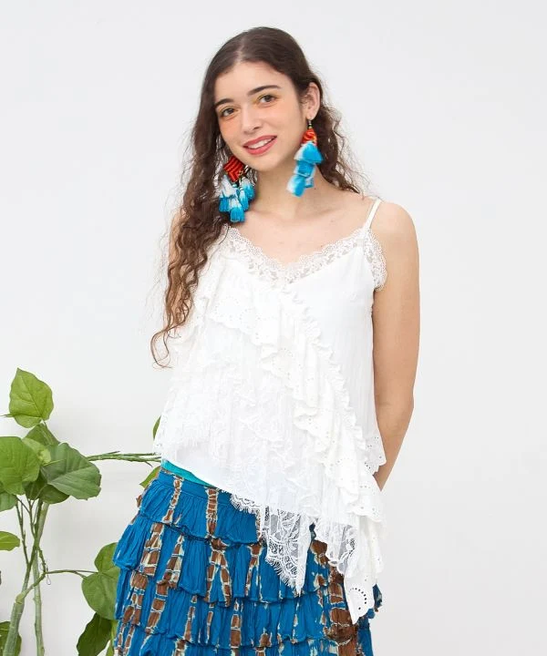 Haut asymétrique en textile superposé