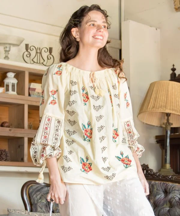 Chemise à broderie florale