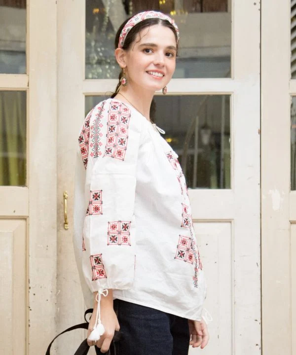 Broderie géométrique Bloue