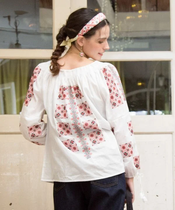 Broderie géométrique Bloue