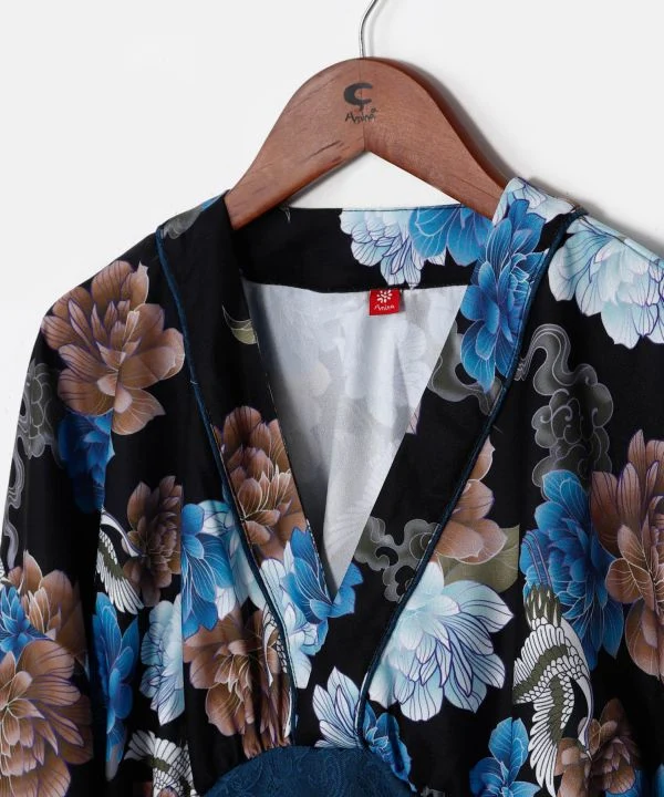 Haut cache-cœur kimono à motif grue pivoine