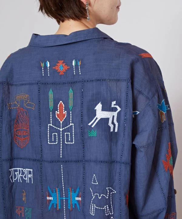 Chemise brodée en coton respirant
