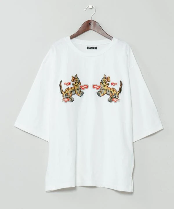 T-shirt homme brodé tigre style rétro