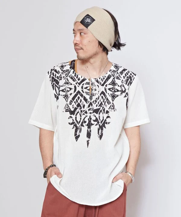 Haut unisexe à motif tribal