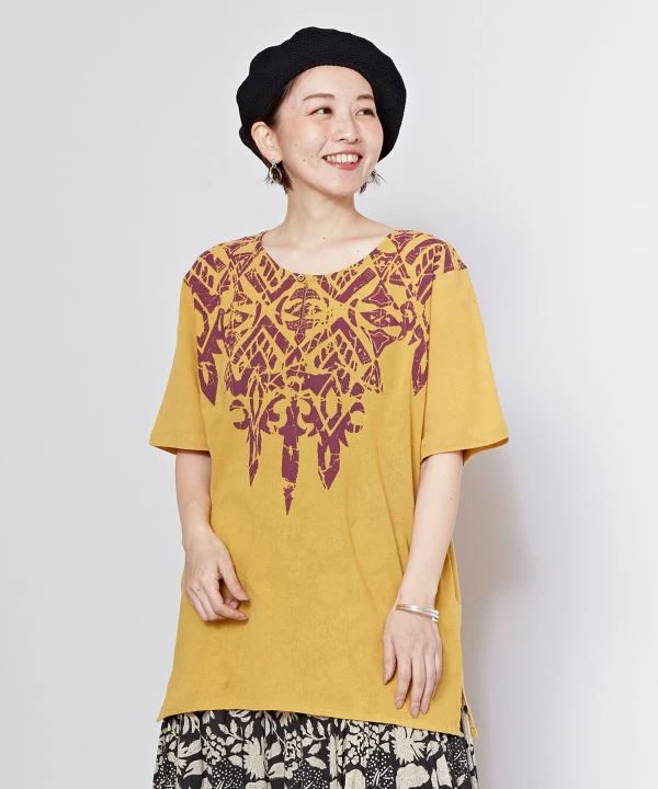 Haut unisexe à motif tribal