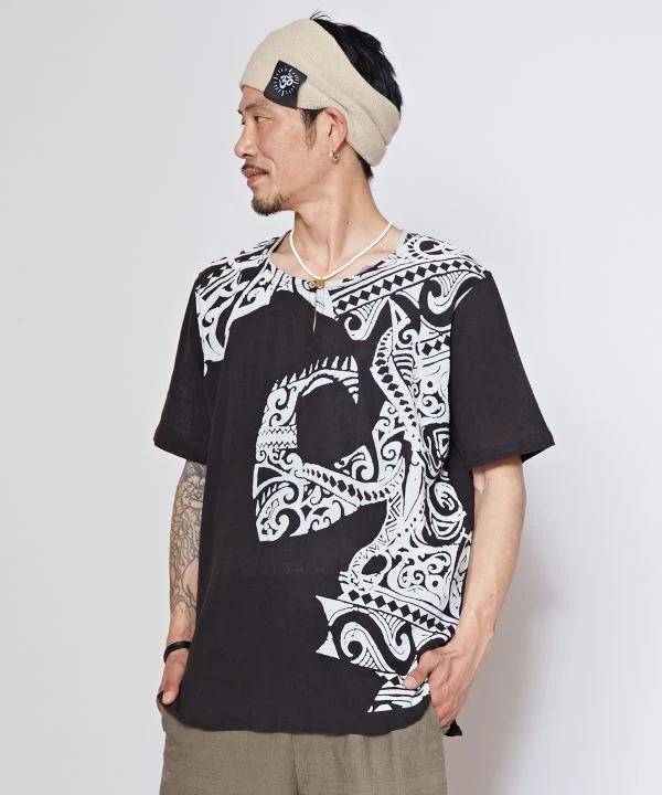 Haut unisexe à motif tribal