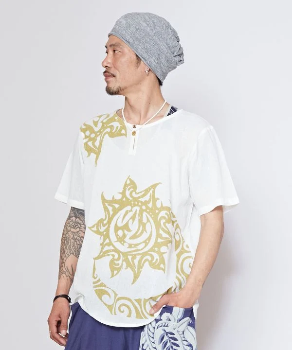Haut unisexe à motif tribal