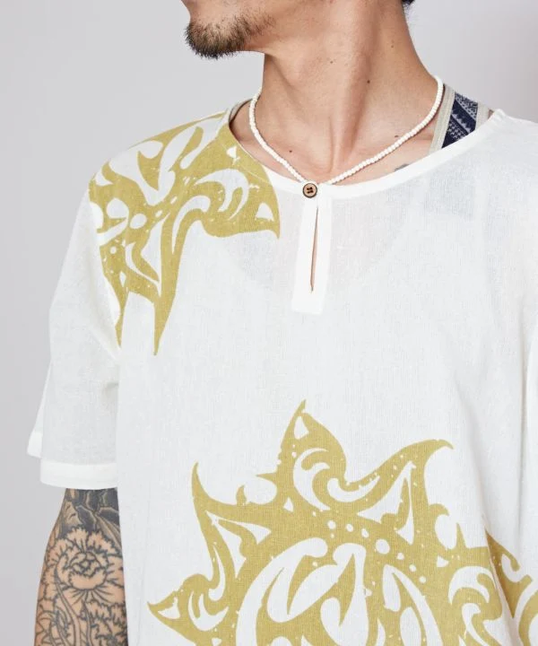 Haut unisexe à motif tribal