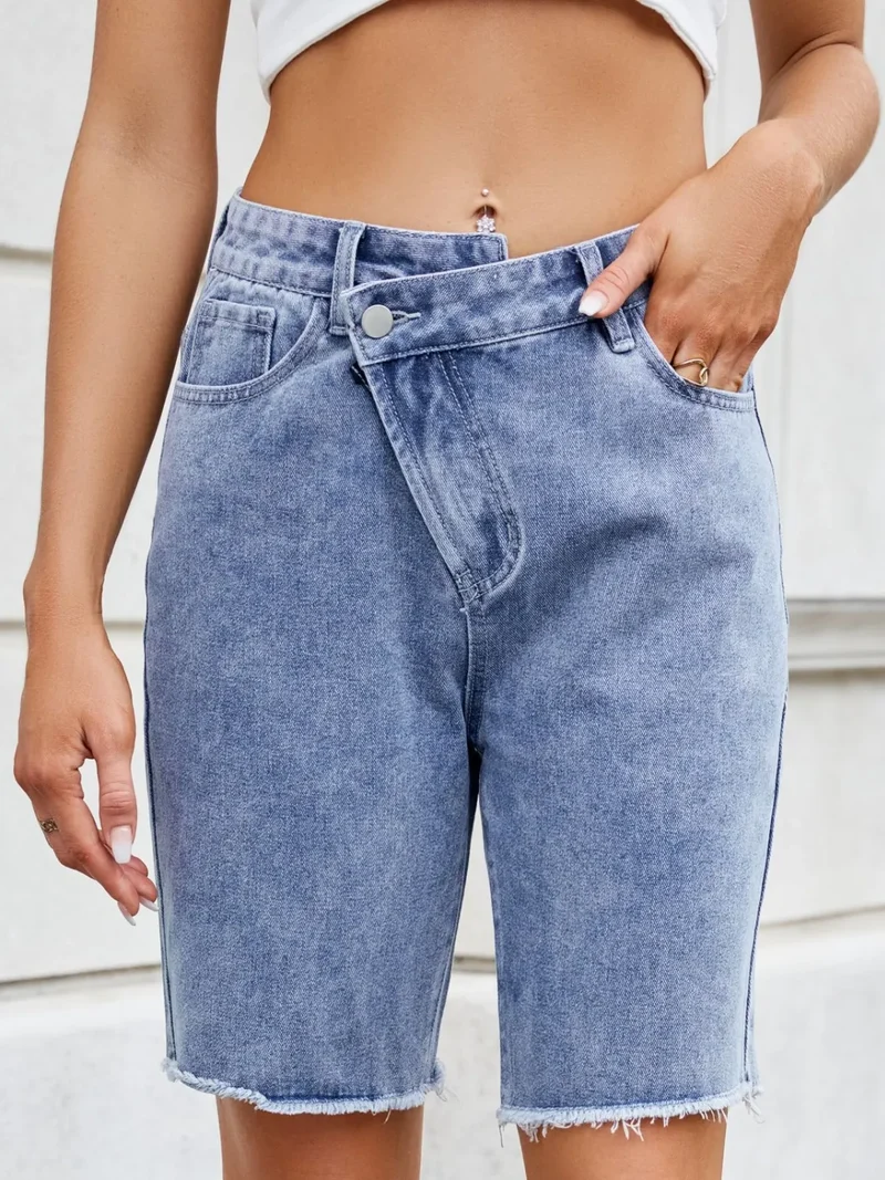 Short en jean à ourlet brut