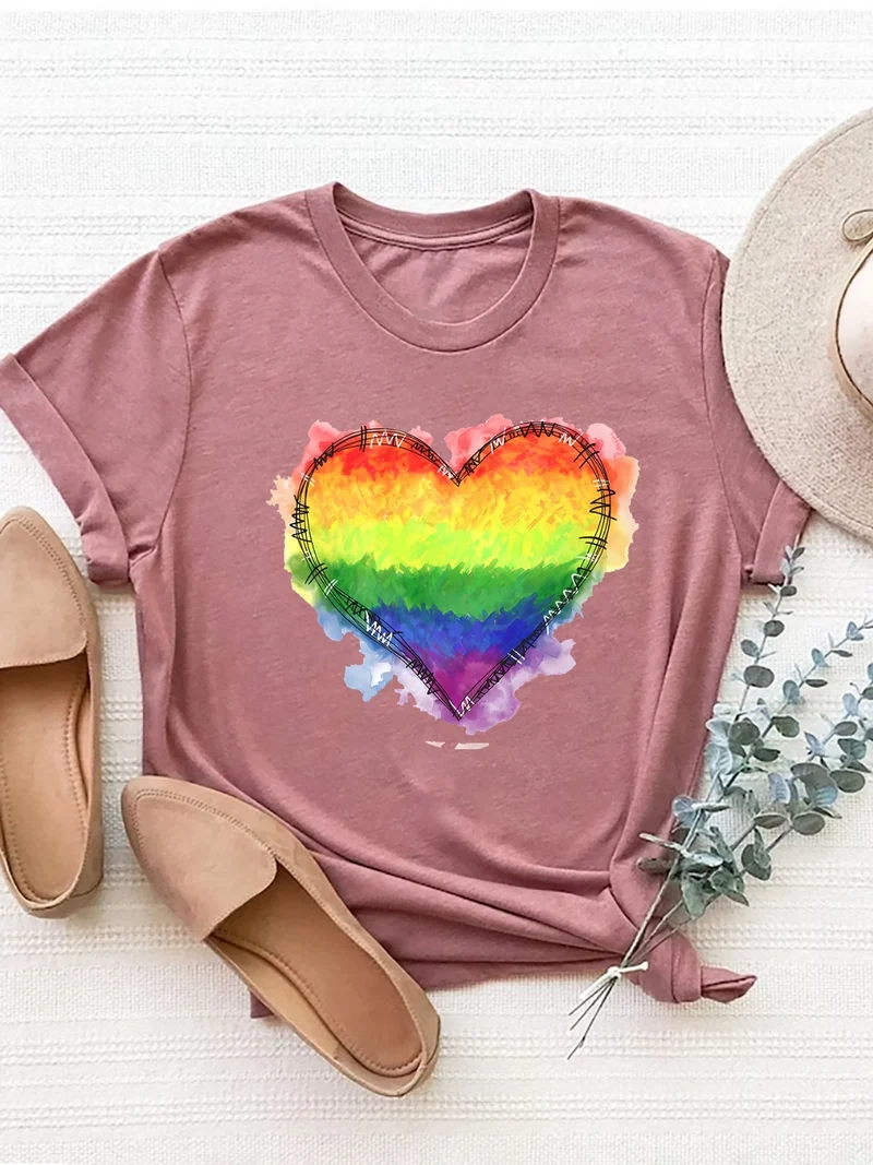 T-shirt à manches courtes et col rond avec motif cœur