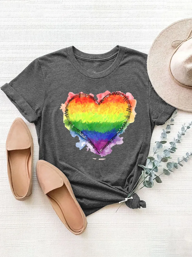 T-shirt à manches courtes et col rond avec motif cœur