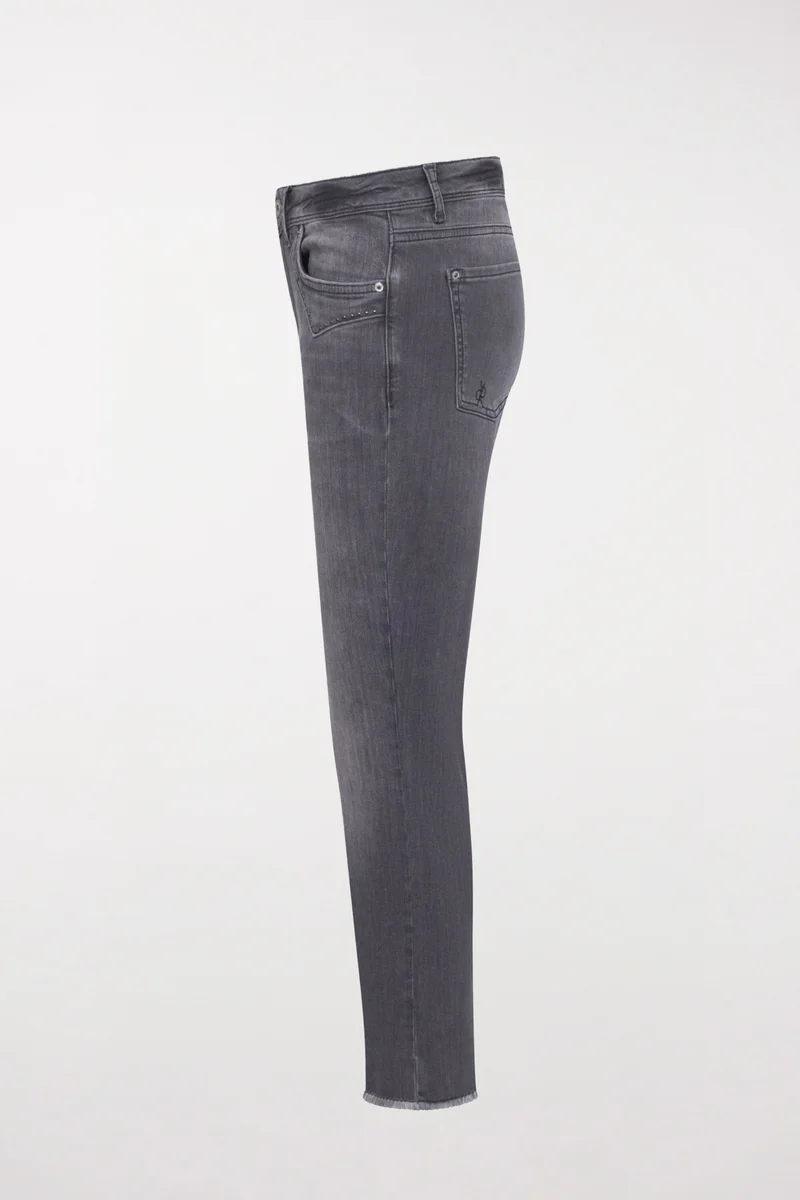 Vic 6 8 Cropped D