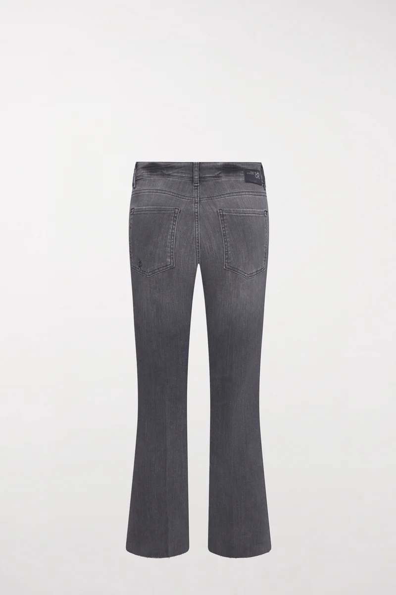 Vic 6 8 Cropped D