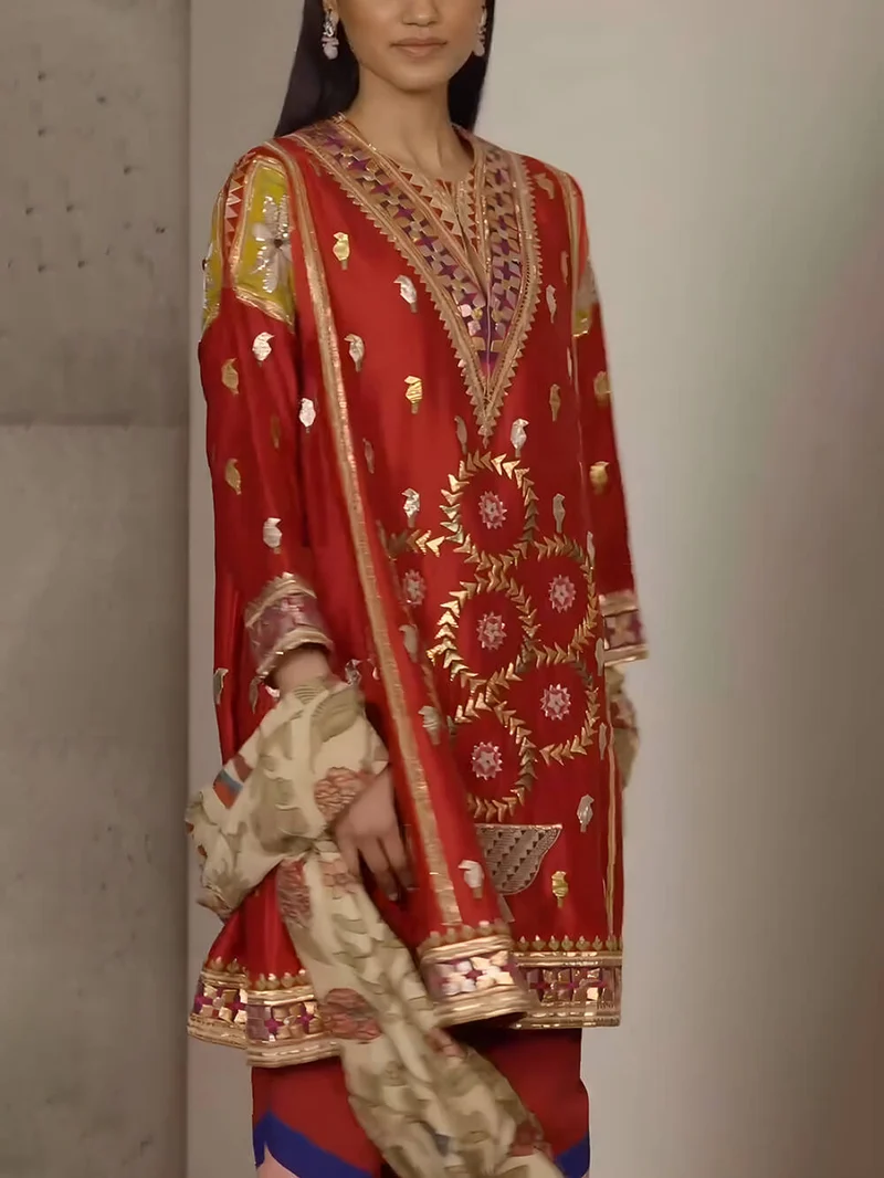 Unique Ethnic-Print Loose Mid-Length Top