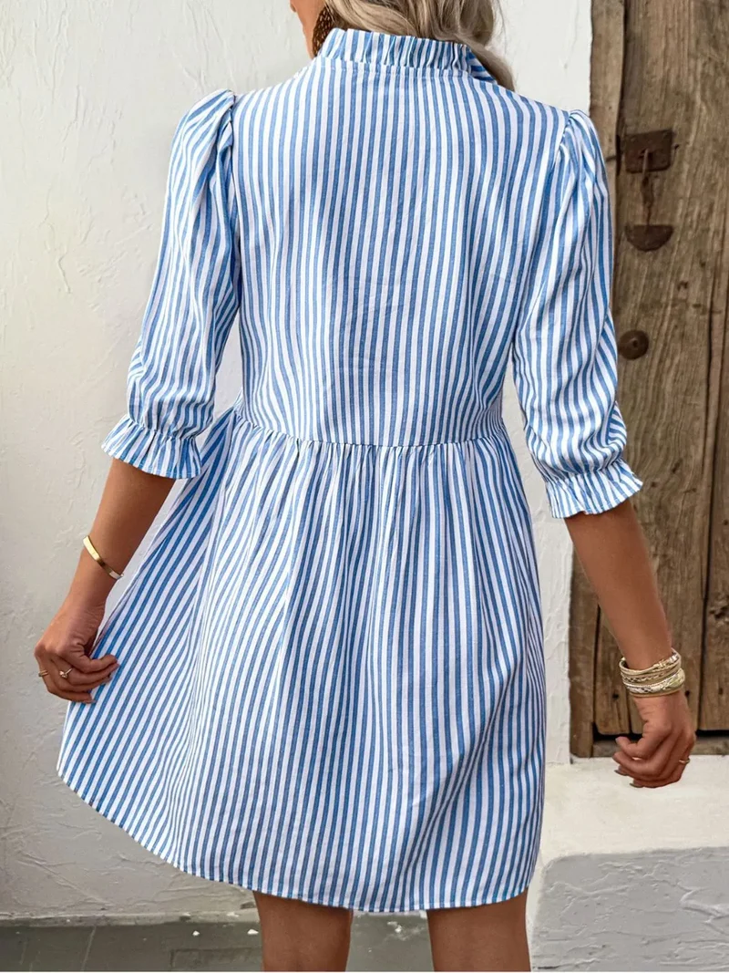 Robe chemise courte à rayures et manches mi-longues