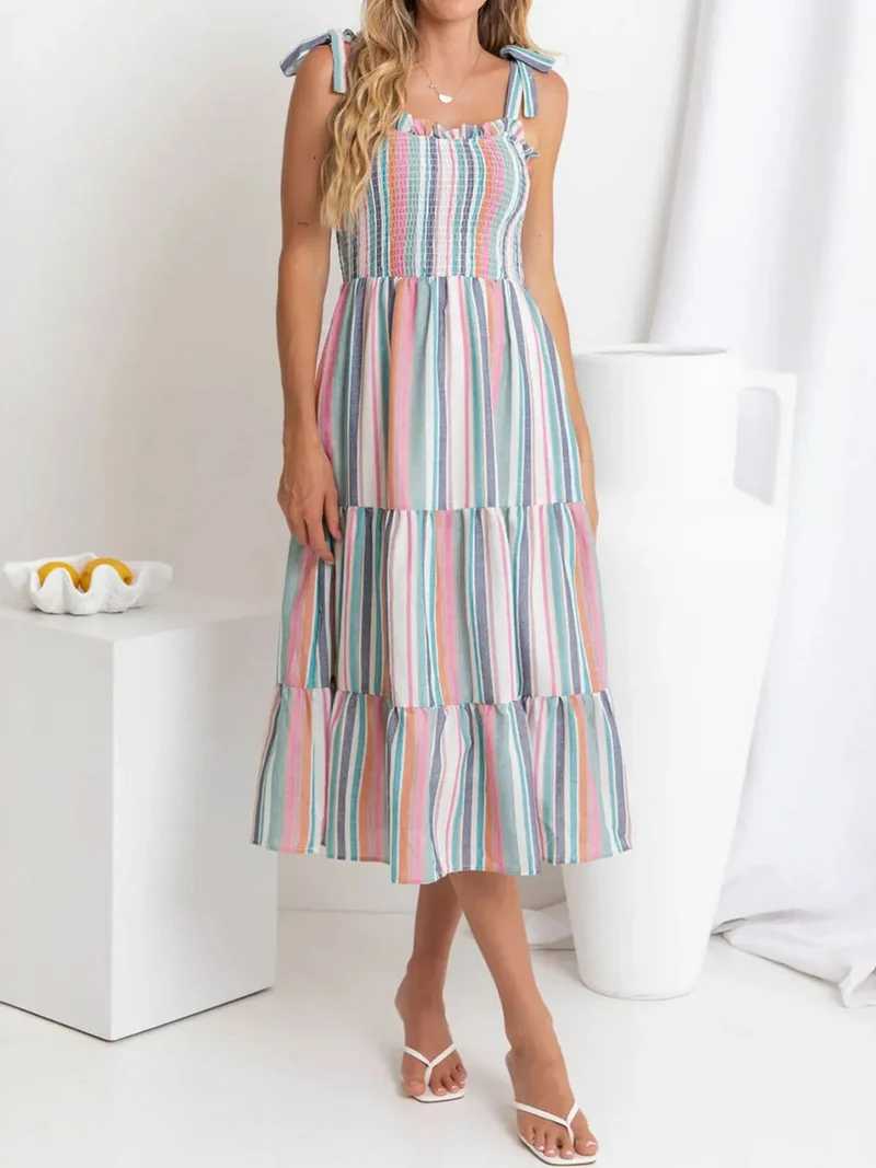 Robe caraco à rayures contrastées et col carré