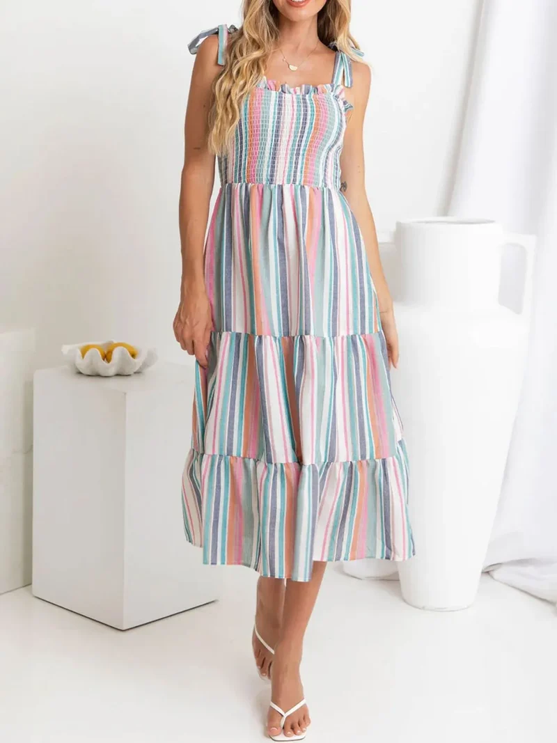 Robe caraco à rayures contrastées et col carré