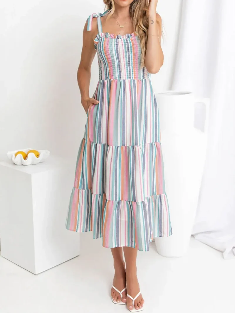 Robe caraco à rayures contrastées et col carré