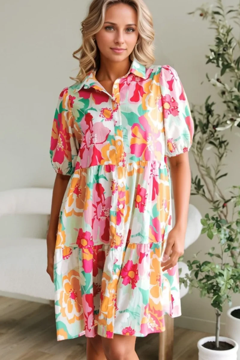 Robe babydoll boutonnée à manches bouffantes et à fleurs