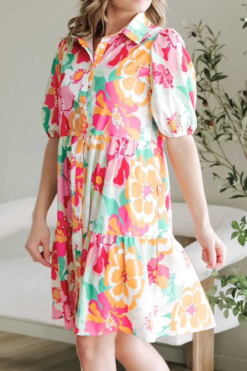 Robe babydoll boutonnée à manches bouffantes et à fleurs