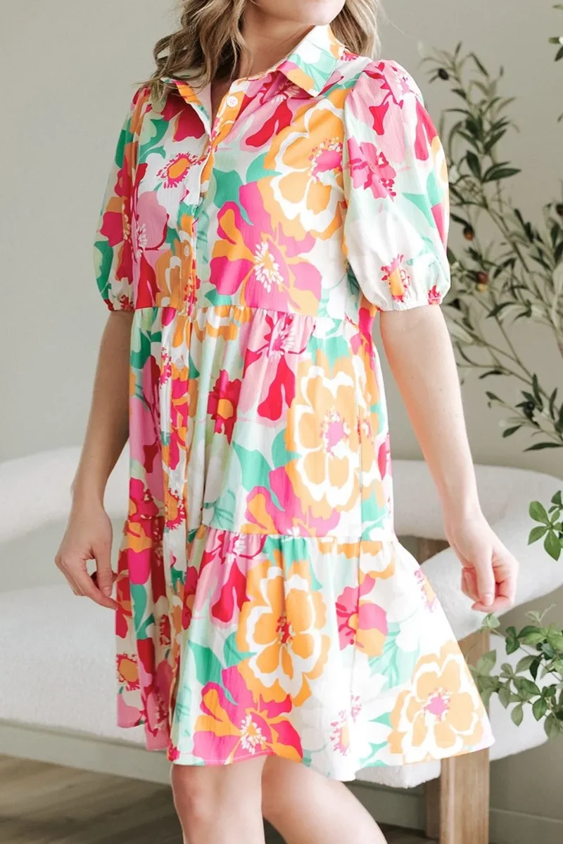 Robe babydoll boutonnée à manches bouffantes et à fleurs