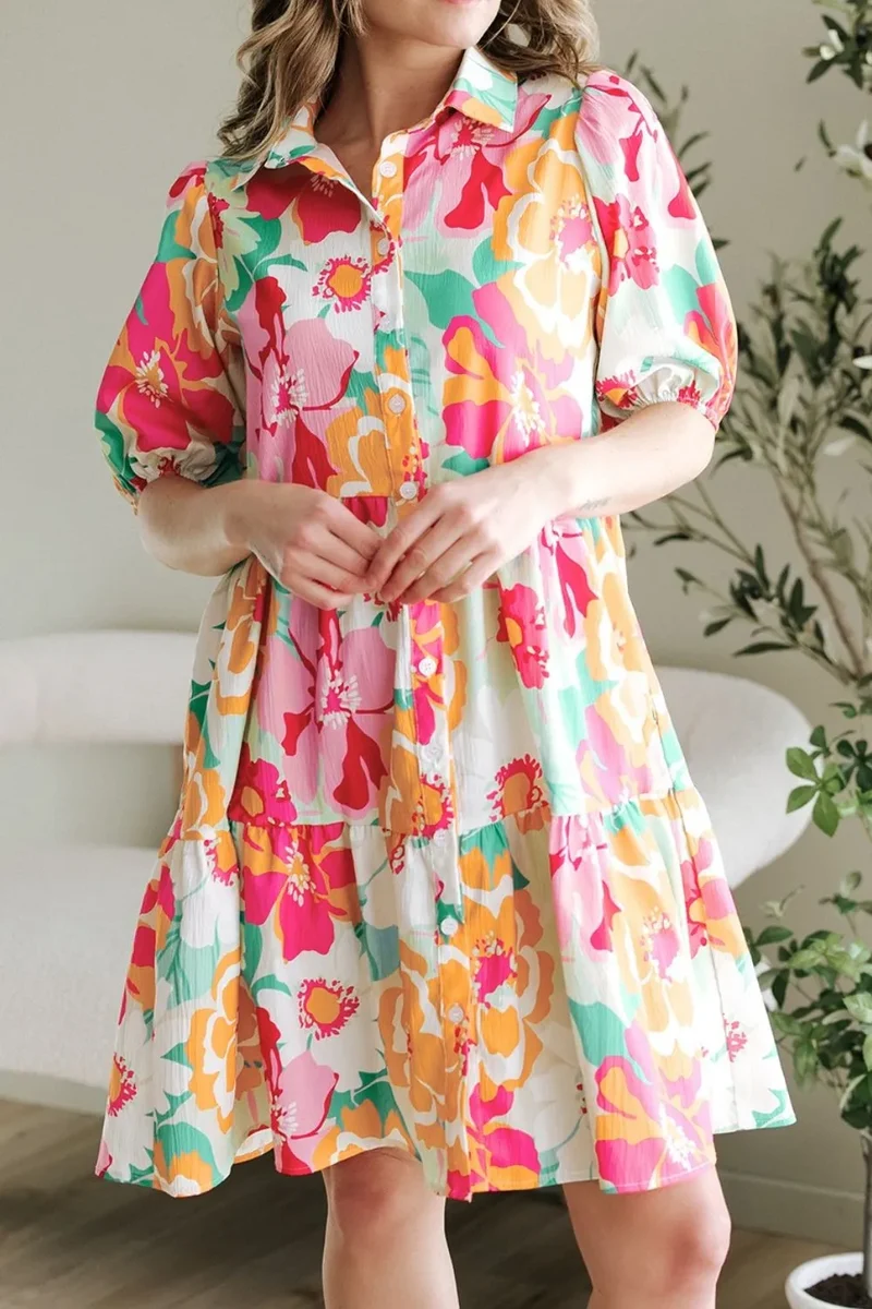 Robe babydoll boutonnée à manches bouffantes et à fleurs