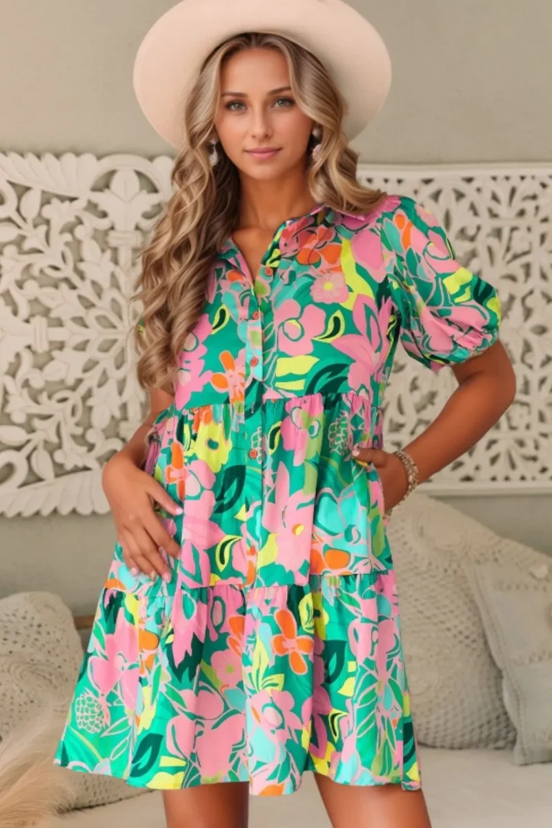 Robe babydoll boutonnée à manches bouffantes et à fleurs