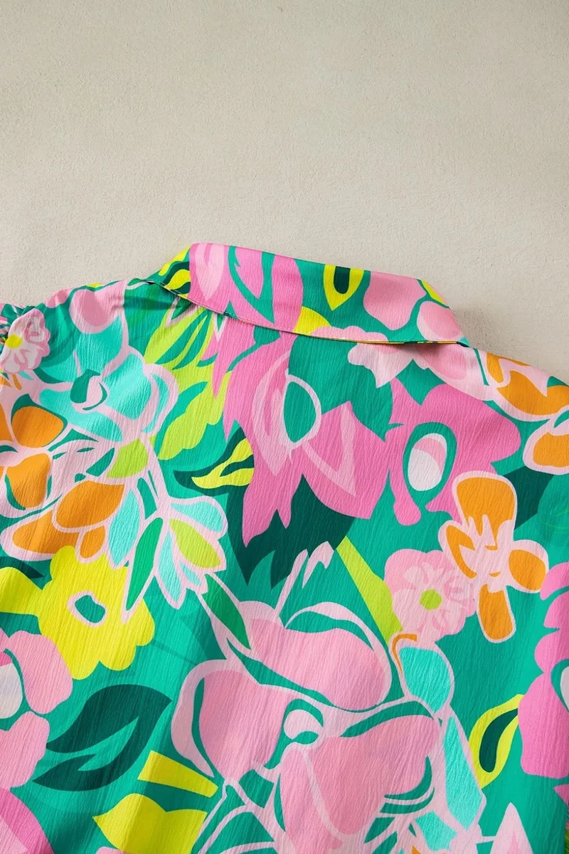 Robe babydoll boutonnée à manches bouffantes et à fleurs