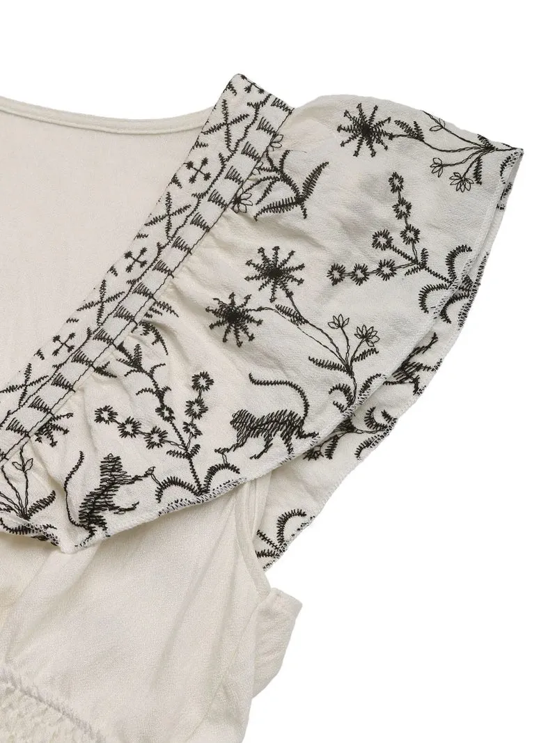 Robe courte à manches courtes smockées et volants