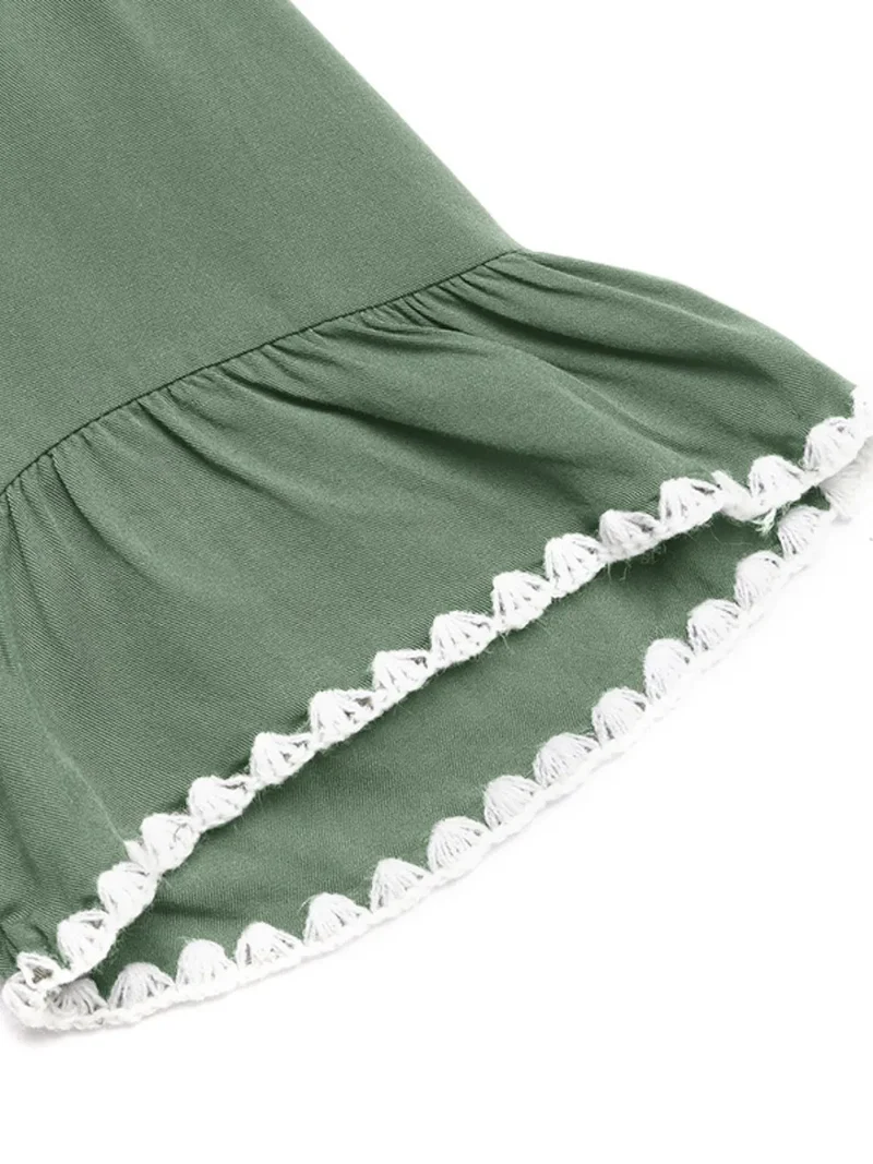 Mini-robe à volants crantés et détails en dentelle