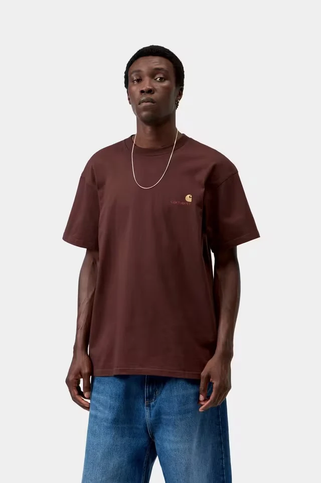S/S American Script T-Shirt Amarone