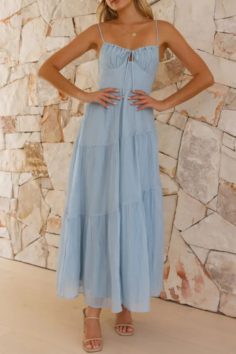 Robe camisole mi-longue à dos froncé