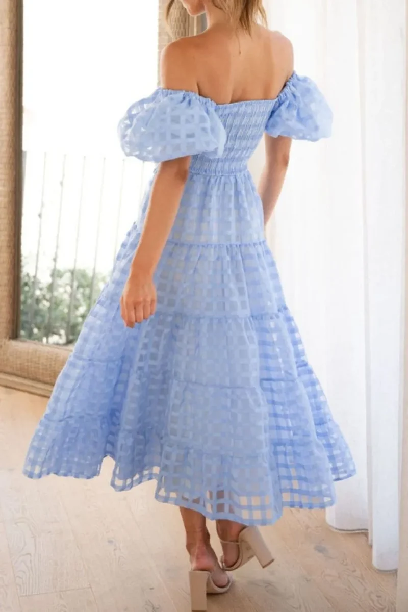 Robe mi-longue à épaules dénudées et manches courtes bouffantes