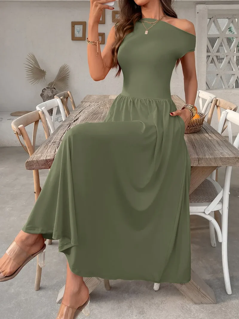 Robe midi à une épaule avec poches
