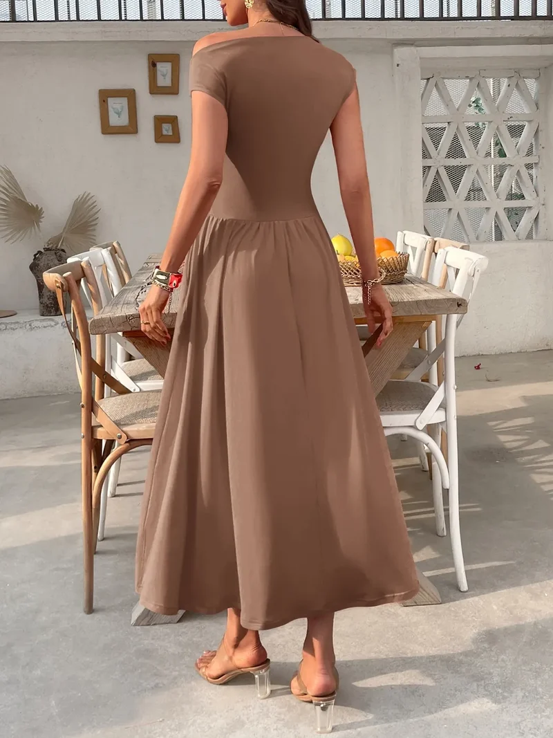 Robe midi à une épaule avec poches