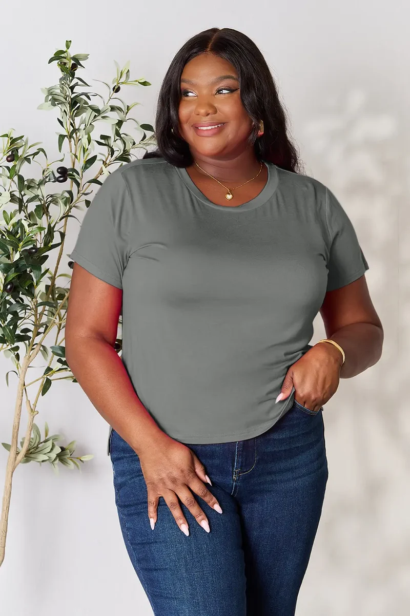 Basic Bae T-shirt à manches courtes et col rond pleine taille