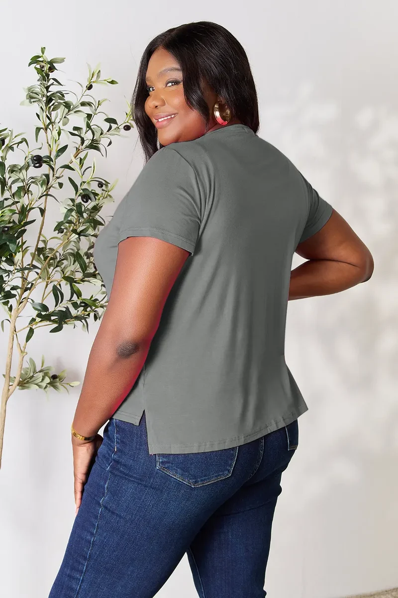 Basic Bae T-shirt à manches courtes et col rond pleine taille