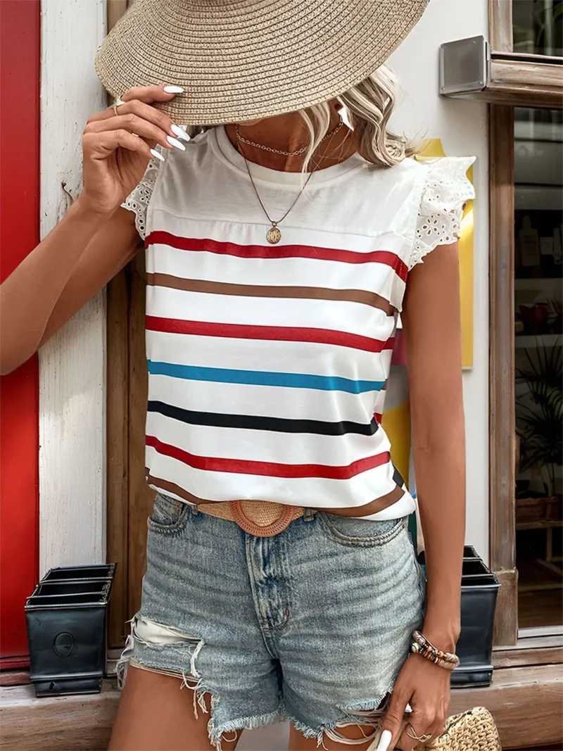 T-shirt rayé à col rond et manches courtes